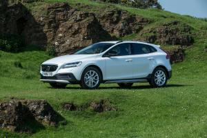 Volvo V40 D4 Cross Country (UK) '2016